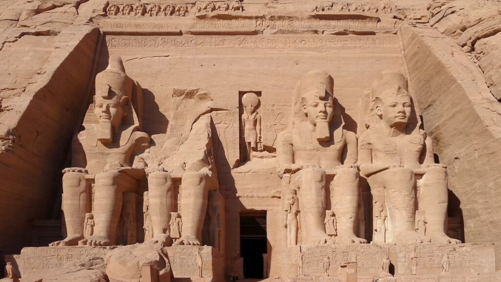 abu-simbel-temple-entrance