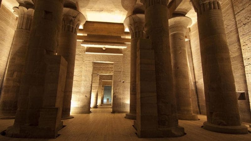 Columned hall of an Egyptian temple.