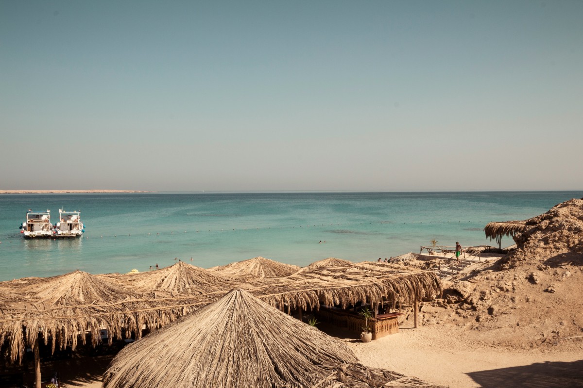 Aventura en el desierto: Safari en 4x4, cena y espectáculo en Hurghada