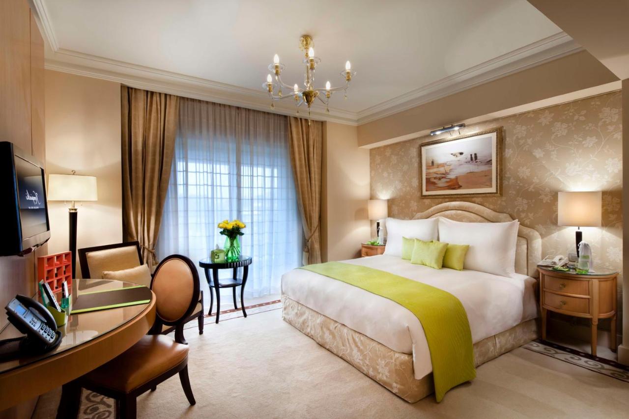 Kempinski Nile Hotel in Cairo with luxurious amenities and stunning views of the Nile River