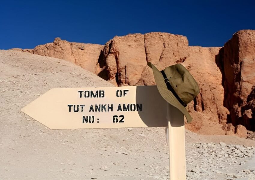sign showing direction to the tomb of Tutankhamun in the Valley of the Kings